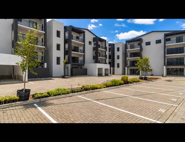3 BEDROOM APARTMENT FOR SALE IN SANDOWN